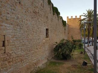 stadtmauer-alcudia-altstadt-mallorca